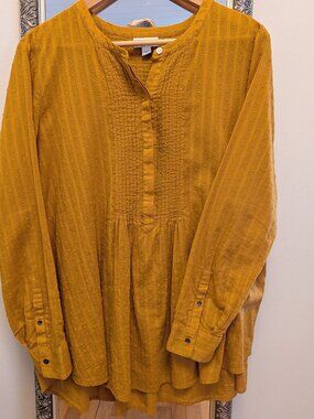 J. Jill Light Flowy Tunic M Beautiful Shade of Golden Yellow